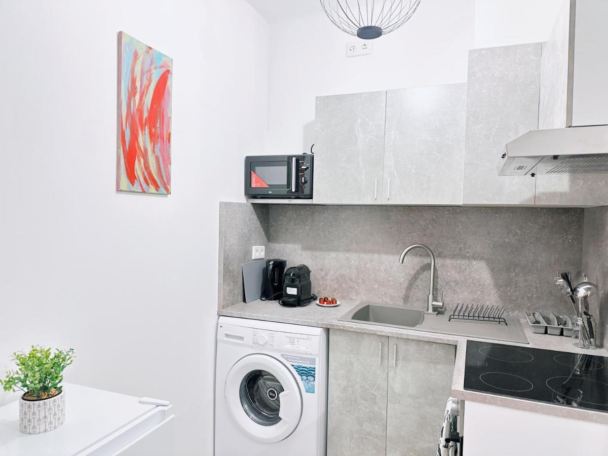 Appartement Charming Three Bedrooms Near Station Wenen